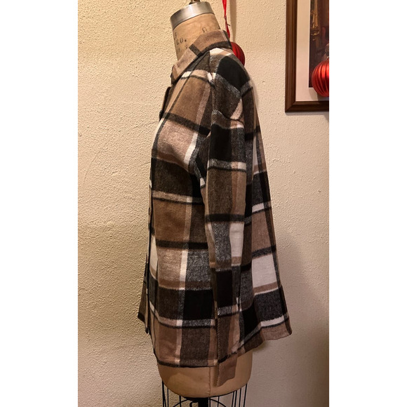 Women's Tan Plaid Button Down Shacket Jacket NWOT Size M - Picture 7 of 12